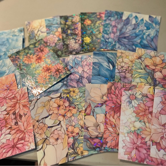 Floral Patterned Stationery Set. Shines. 25 sheets - Picture 1 of 7